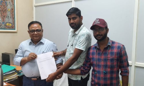 कुलसचिव से मिलकर BOSSE सिक्किम से पास छात्रों का नामांकन के लिए सौंपा मांग पत्र ।
