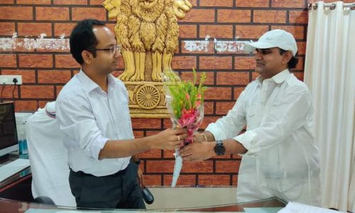 भीषण गर्मी में भू जल स्तर नीचे उतरने से नगर क्षेत्र में पेयजल का  गहराया संकट ।