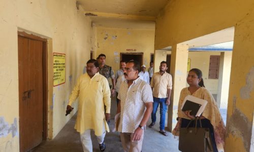 विधान पार्षद ने हरिशंकर नायक उच्च विद्यालय का किया निरीक्षण ।