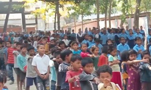 तंबाकू निषेध दिवस पर स्कूली बच्चों को दिलाई शपथ ।