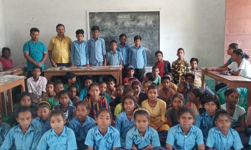 बाल संसद के पुनर्गठन को लेकर की गई सभा।
