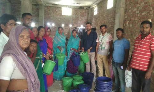 स्वच्छता अभियान के तहत  डस्टबिन का हुआ वितरण ।
