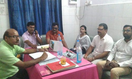 राज्य कार्यक्रम पदाधिकारी ने प्राथमिक स्वास्थ्य केंद्र का किया निरीक्षण ।