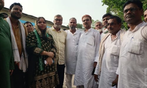 केंद्र सरकार के खिलाप महागठबंधन का हुआ धरना प्रदर्शन ।