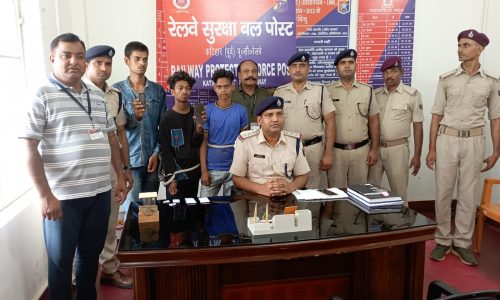 एक दर्जन मोबाइल चोरो को मोबाइल फोन सहित किया गिरफ्तार ।