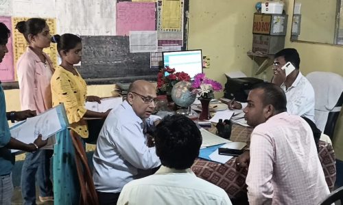 बीईओ ने निर्धारित कार्यक्रम तहत विद्यालय का किया निरीक्षण ।