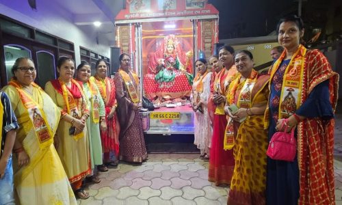 महापौर ने महालक्ष्मी जन आशीर्वाद रथ यात्रा की किए पूजा-अर्चना ।