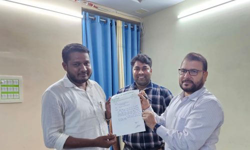 मुखिया संघ अध्यक्ष मिले एसडीओ से लंबित राशन कार्ड बनाने को सौंपा ज्ञापन।