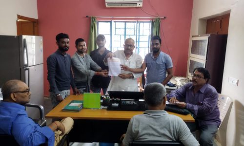 नामांकन की तिथि विस्तार करने की मांग ।