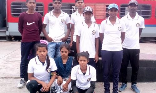 आठ तैराकी राज्य स्तरीय प्रतियोगिता के लिये चयनित ।