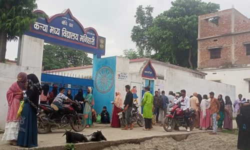 फोकनिया एवं मौलवी की परीक्षा हुई आरंभ 43 विद्यार्थी रहे अनुपस्थित ।