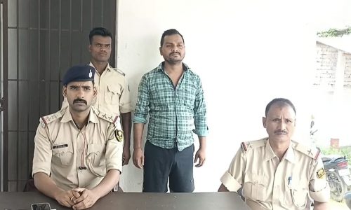 फरार चल रहे आरोपित को पुलिस ने किया गिरफ्तार, भेजा जेल