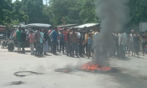 3 घंटा तक रही एन एच 81 मुख्य सड़क जाम ।