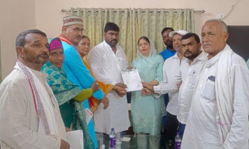 जिला पार्षदों का शिष्टमंडल ने पंचायती राज विभाग के मंत्री को सौंपा स्मार पत्र ।