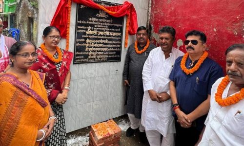 महापौर ने एक करोड़ 30 लाख रुपए लागत की विभिन्न योजनाओं का किया शिलान्यास ।