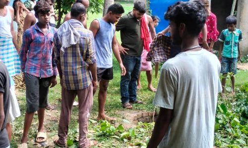 कुएं में गिरे गाय को सफलतापूर्वक निकाल कर किया उपचार ।