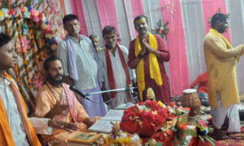 श्रीमद् भागवत महापुराण की पावन कथा में छठे दिन भी भक्तों की उमड़ी भीड़।