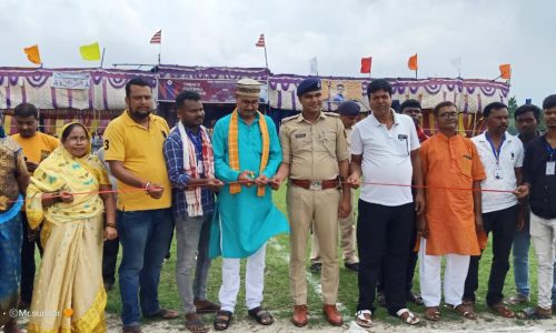 चार दिवसीय फुटबॉल टूर्नामेंट की हुई शुरुआत।