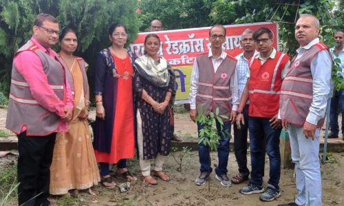 विश्व युवा दिवस के अवसर पर किया वृक्षारोपण ।