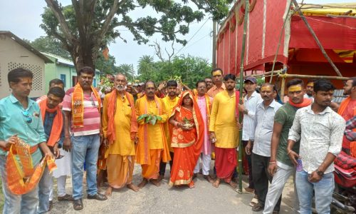 बजरंगबली प्रतिमा के प्राण प्रतिष्ठा को लेकर निकाली गई कलश यात्रा।