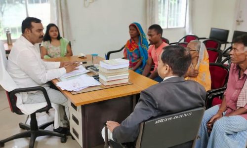 जिला विधिक सहायता समिति की हुई बैठक ।