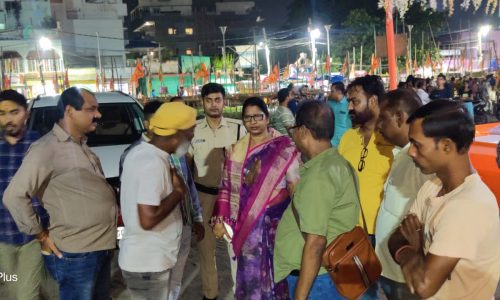 महापौर ने किया दुर्गा स्थान कांवरिया सेवा शिविर का निरीक्षण ।