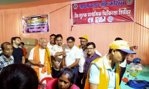 कांवरियों के सेवार्थ लगाया प्राथमिक चिकित्सा शिविर ।