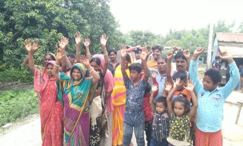 बिजली की लो वोल्टेज समस्या से उपभोक्ता है परेशान, किया प्रदर्शन।