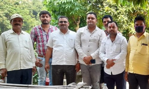 भाजपा युवा मोर्चा का जिला अध्यक्ष बनाए जाने पर भाजपा कार्यकर्ताओं ने दी बधाई ।