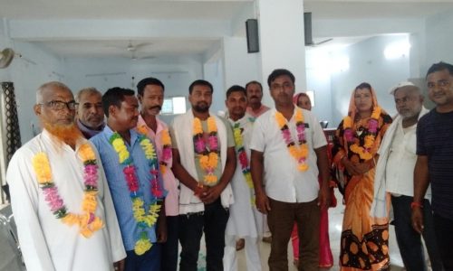 सर्व सम्मति से सरपंच संघ के  प्रखंड अध्यक्ष चुने गये तस्लीम आरीफ।