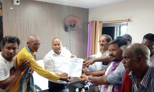 सरपंचो और पंचों 11 सुत्री मांगों को लेकर   दिया धरना