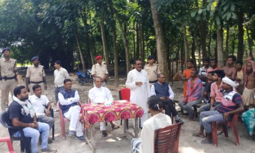 परिजनों से मिलकर न्याय दिलाने का दिलाया भरोसा ।