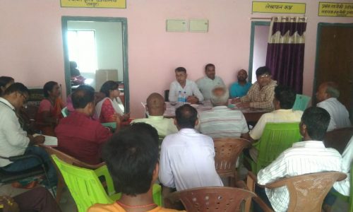 किसानों को अलग-अलग खेती कर आमदनी बढ़ाने को लेकर किया गया जागरूक।