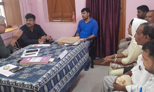 बी डी ओ ने स्वच्छता को लेकर कार्य में तेजी लाने का दिया निर्देश।