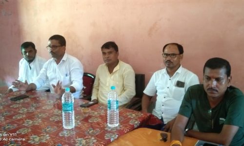 त्रिस्तरीय पंचायती राज के जनप्रतिनिधियों ने की बैठक ।