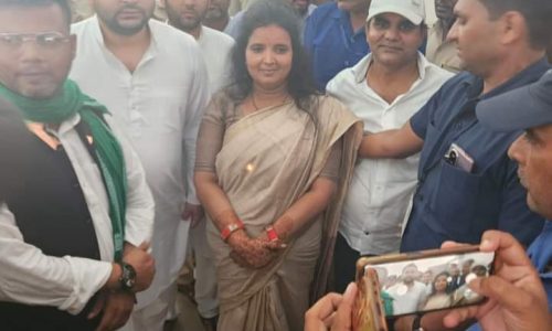 तेजस्वी के बैठक में शामिल हुए मनिहारी नगर के मुख्य पार्षद।