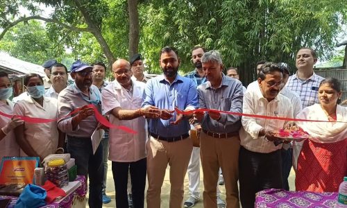 डीडीसी पहुंचे हसनगंज अधिकारियों के साथ की समीक्षा बैठक