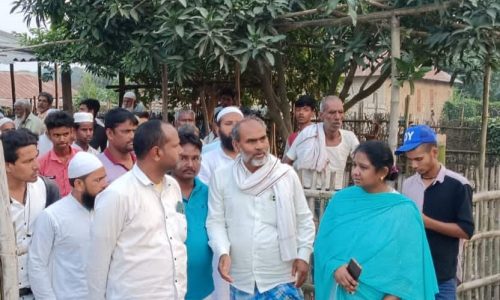 शोक संतृप्त परिवार से मिले पूर्व  विधायक पूनम पासवान ।