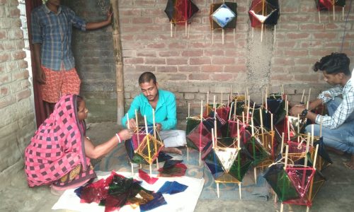 दीपावली की तैयारियां जोरों पर, दीप कंडेल बनाने में जुटे कारीगर