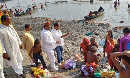 मनिहारी में छठ पूजा की तैयारी का कांग्रेस जिलाध्यक्ष ने लिया जायजा।