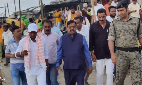 एमएलसी अशोक अग्रवाल ने छठ घाट का दौरा कर आवश्यक दिशा-निर्देश दिये
