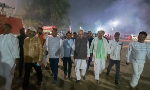 कांग्रेस के राष्ट्रीय महासचिव ने  विभिन्न छठ पूजा घाट पर पहुंच कर दिया अर्घ