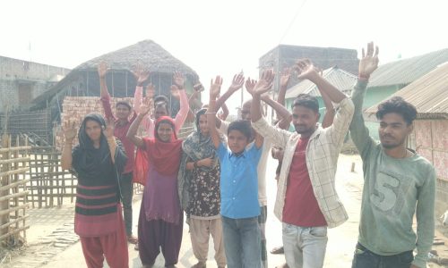बंदेवार गांव में तीन साल से नल जल का पानी नहीं लोगों में आक्रोश किया नारेबाजी।