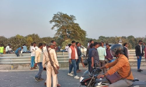 सड़क दुर्घटना में 60 वर्षीय राजमिस्त्री की मौत से परिजनों के बीच मचा कोहराम।