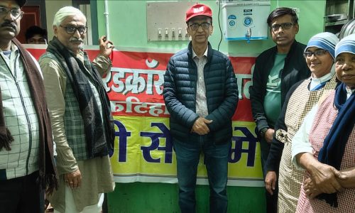 रेडक्रॉस सोसाइटी के द्वारा रोगियों को स्वच्छ पेयजल हेतु लगाया वाटर प्यूरीफायर
