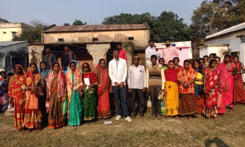 मध्याह्न भोजन रसोईया संघ के द्वारा  बैठक आयोजित कि गयी।