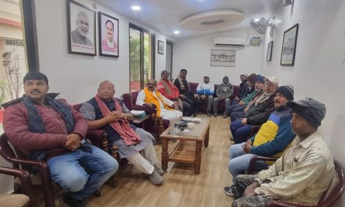 पूर्व उप मुख्यमंत्री ने कार्यकर्ताओं के साथ प्रधानमंत्री के मन की बात सुनी