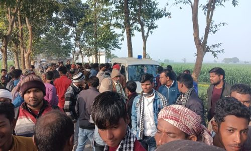 सड़क दुघर्टना में दो युवक की दर्दनाक मौत, एक बुरी तरह से जख्मी, नव वर्ष की खुशी बदली मातम में।