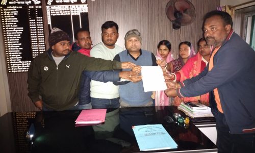 प्राणपुर प्रमुख एवं उप प्रमुख  के विरुद्ध अविश्वास प्रस्ताव पर दिया आवेदन