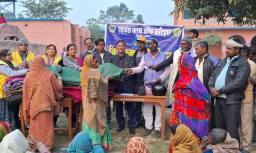 सिक्कट गाँव के निःसहाय लोगों के बीच कम्बल वितरण